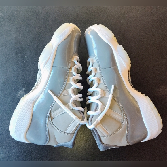 Air Jordan 11 Retro Cool Grey (2021) Men's size 9 - Picture 4 of 7